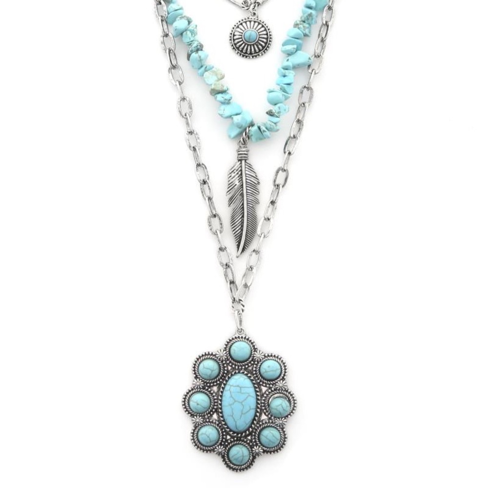 Chonco pendant with earrings